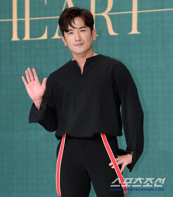 이민우, '♥싱글맘' 2세도 생겼는데..母와 합가 갈등 "좁은 집서 어떻…