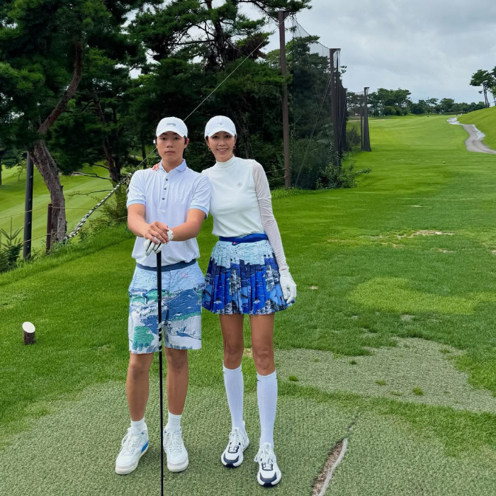 전미라♥윤종신 子, 아빠 키 훌쩍 넘은 훈훈 근황 "내년이면 곧 성인"