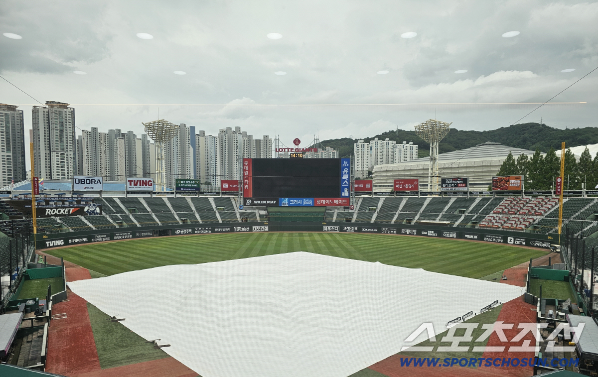 '벨라스케즈 첫 캐치볼' 장대비 내린데다 비 예보 가득 → 롯데-SSG전…