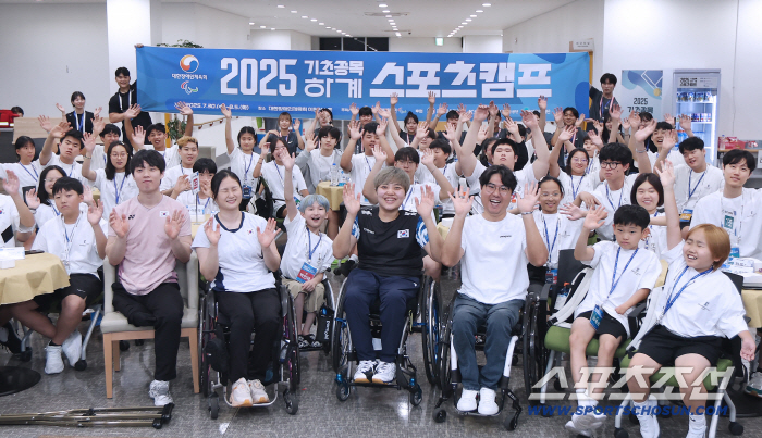 "넘어지는 법 배워야 일어날수 있어요,무너질땐 무너지세요" '국대 레전드'유수영X정겨울X윤지유X윤경찬의 현실조언→기초종목 꿈나무 캠프가 쏘아올린 희망[현장리포트]