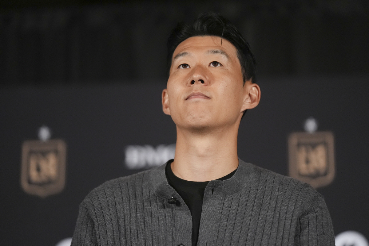 토트넘 역사상 이런 편한 이적 있었나? "케인은 신사협정 후 이적 방해"…