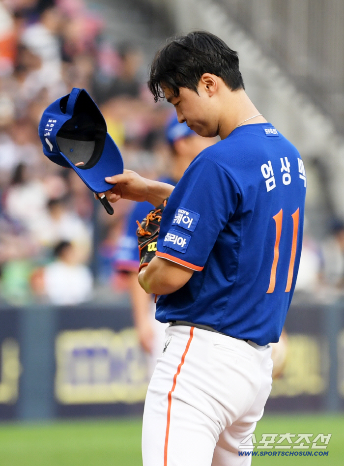 '또 무너진 78억 FA' 끝 모르는 부진에 속타는 한화 김경문 감독...1위 LG와 더 벌어진 격차