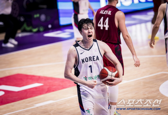 "한국 리더 LEE, 의심 여지 없다!" 아시아컵 공식 홈페이지의 극찬.…