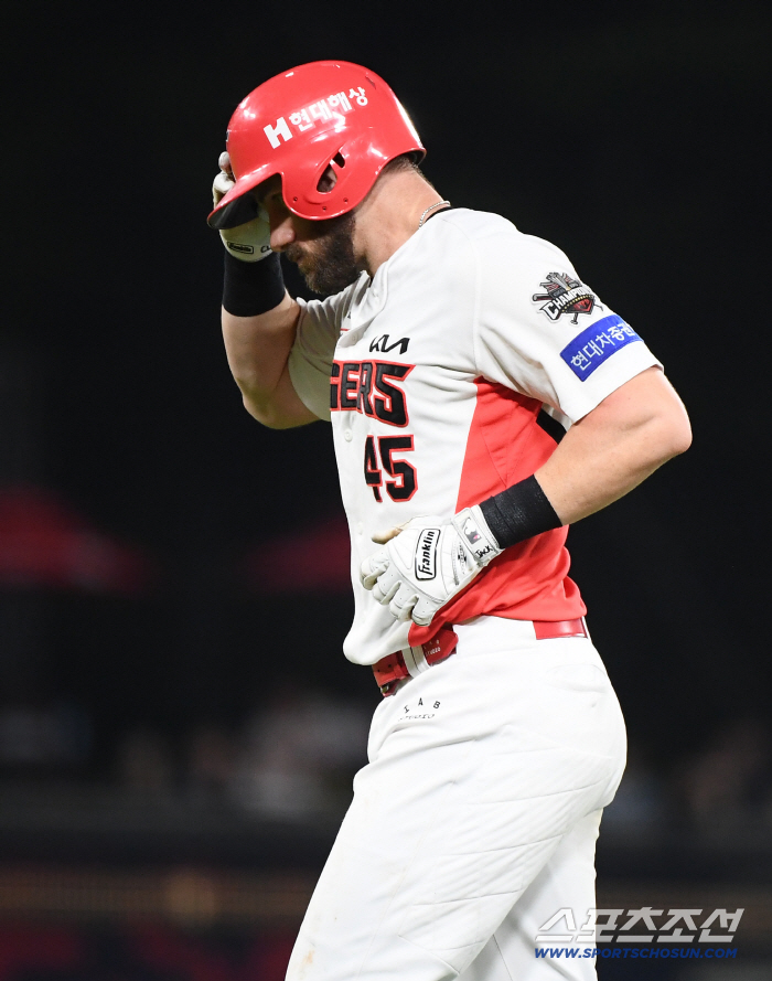 후보는 KIA 뿐인데? 교체설 사실이었나, ML 47홈런 타자 "KBO 제안 받았다"
