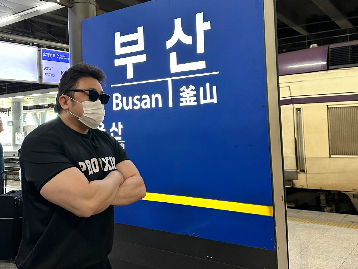 "이래서 어디 못알아 보겠어?"…마동석, 짙은 선글라스에 마스크 썼어도 …