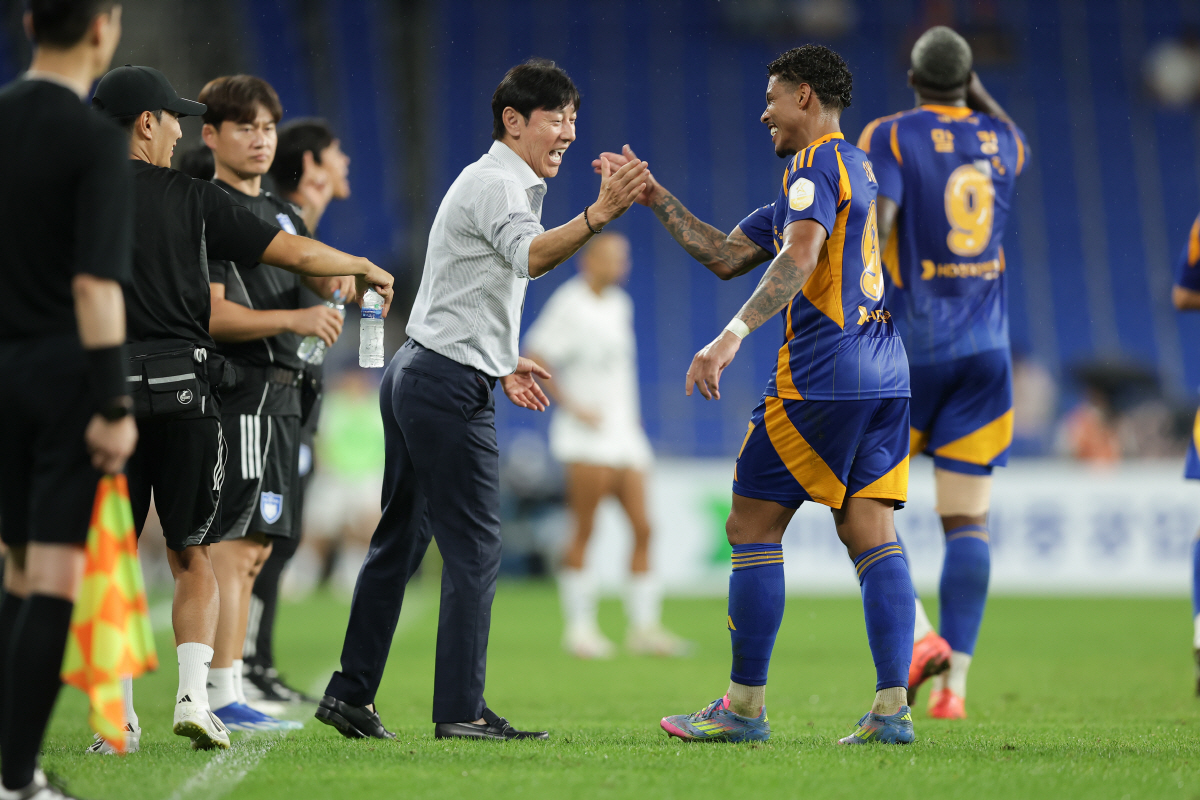 '때론 운도 실력' 4634일 복귀전→77일 만의 미소, 감독 교체→한숨…