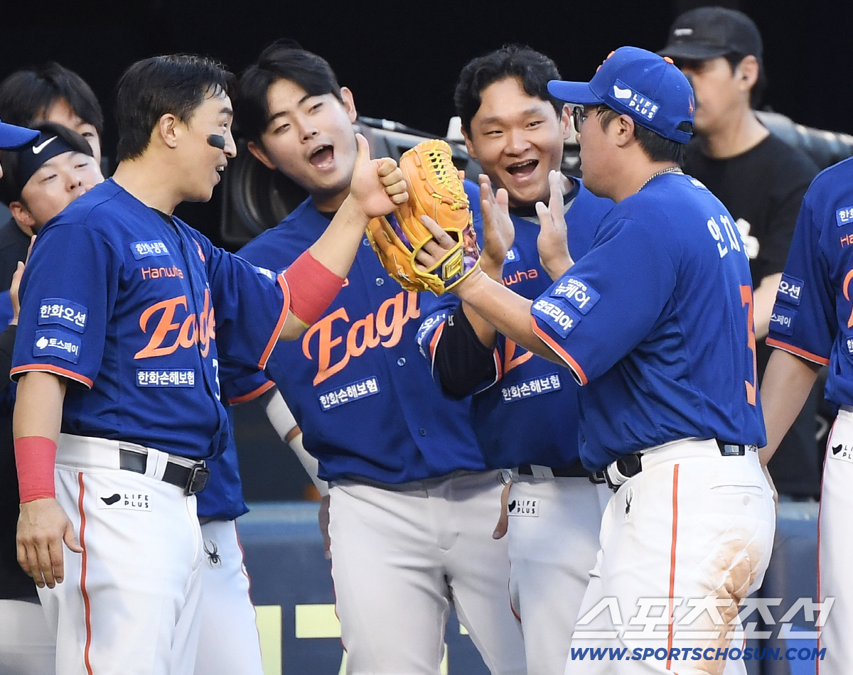 '2:0→2:2→5:2→5:4' 간신히 3연패 끊고 1위에 2G차 접근한…