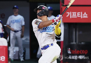 kt 안현민, 폰세 제치고 프로야구 7월 MVP 수상
