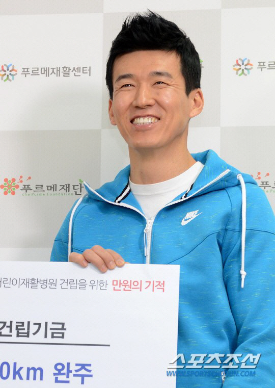'60억 기부' 션, 금수저설 해명 "16살에 가출해 평생 일했다" ('새롭게')