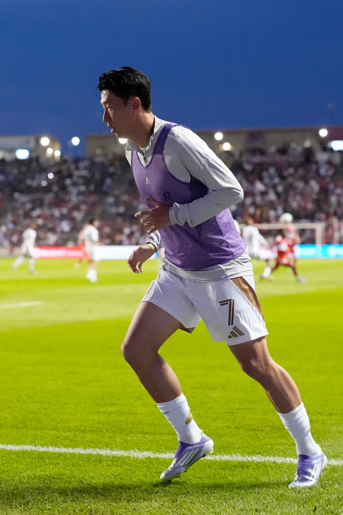 "항상 야유받았는데…" '충격적인 환영' 손흥민 데뷔전 '깜짝' 발언에 놀라움 일파만파 'EPL 진실 공개'