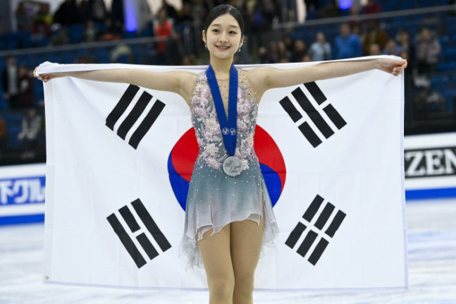 女 피겨 신지아, '시니어 데뷔전' 챌린저 대회서 동메달 획득