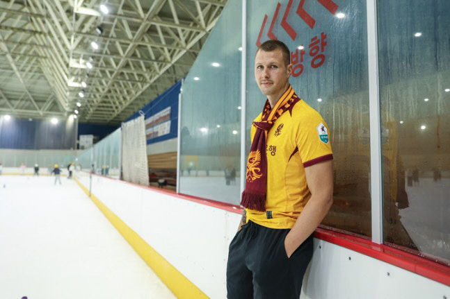 한국 무더위는 처음이지? '불과 얼음의 나라'에서 10000km 날아온 …