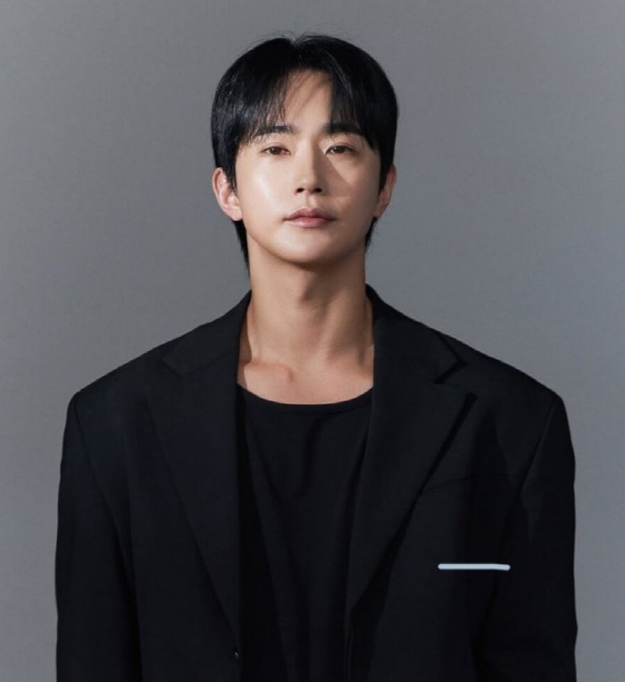 '전여친 폭행 논란' 전호준, 4개월 만에 SNS 재개…"법적 절차 진행…