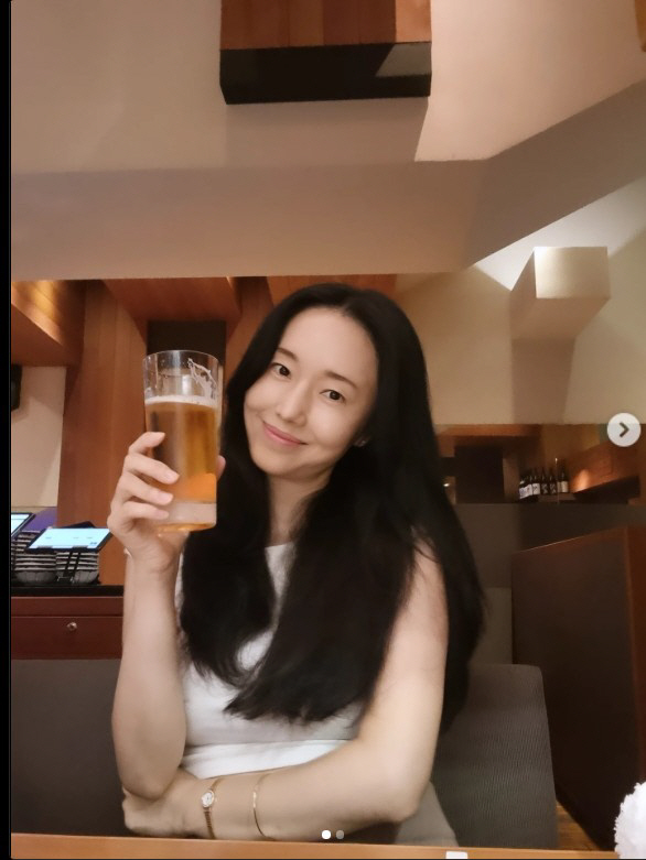'194억 건물주' 이정현, 육퇴 후 여유…맥주 한 잔도 클래스 다르네