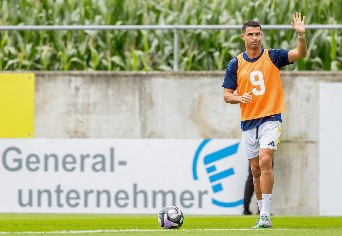 '이게 아시아야? 유럽이야?' 호날두-마네-코망-펠릭스 호화 공격진으로 …