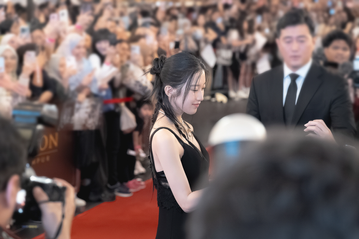 문가영, ♥이종석 손잡고 글로벌 공주님 차지..'서초동'으로 외신 집중