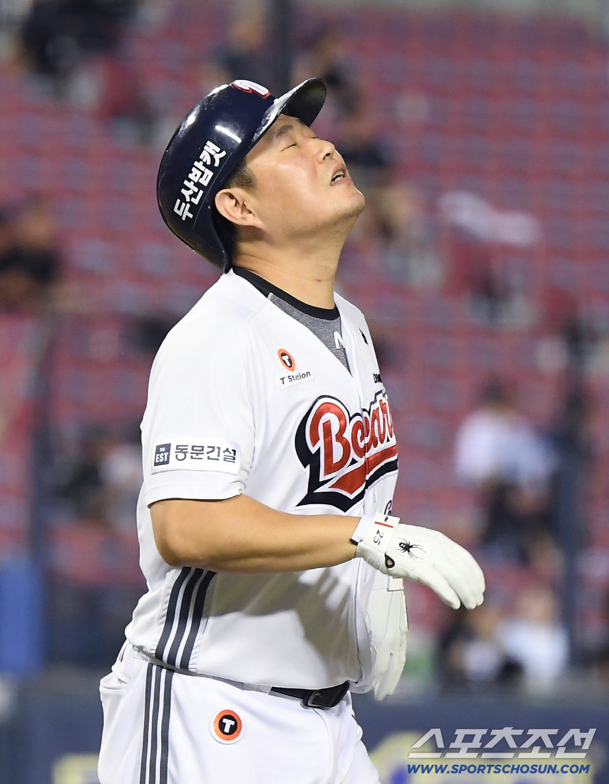 [포토] 아쉬워하는 양의지, 홈런인 줄 알았는데...