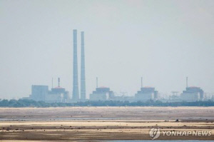 우크라 자포리자 원전 부근서 연기…