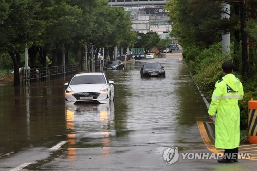 경기북부 경의중앙선·교외선·경원선 침수피해로 운행 중단(종합)
