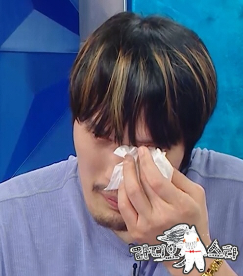 최홍만, ♥여친 얘기 중에 전여친 생각하며 눈물…"사랑에 빠지면"(라스)