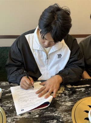 'FA 100억 물음표' 그런데 ML 진출?…강백호, NL MVP 타자 에이전시와 깜짝 계약, 무슨 의미인가