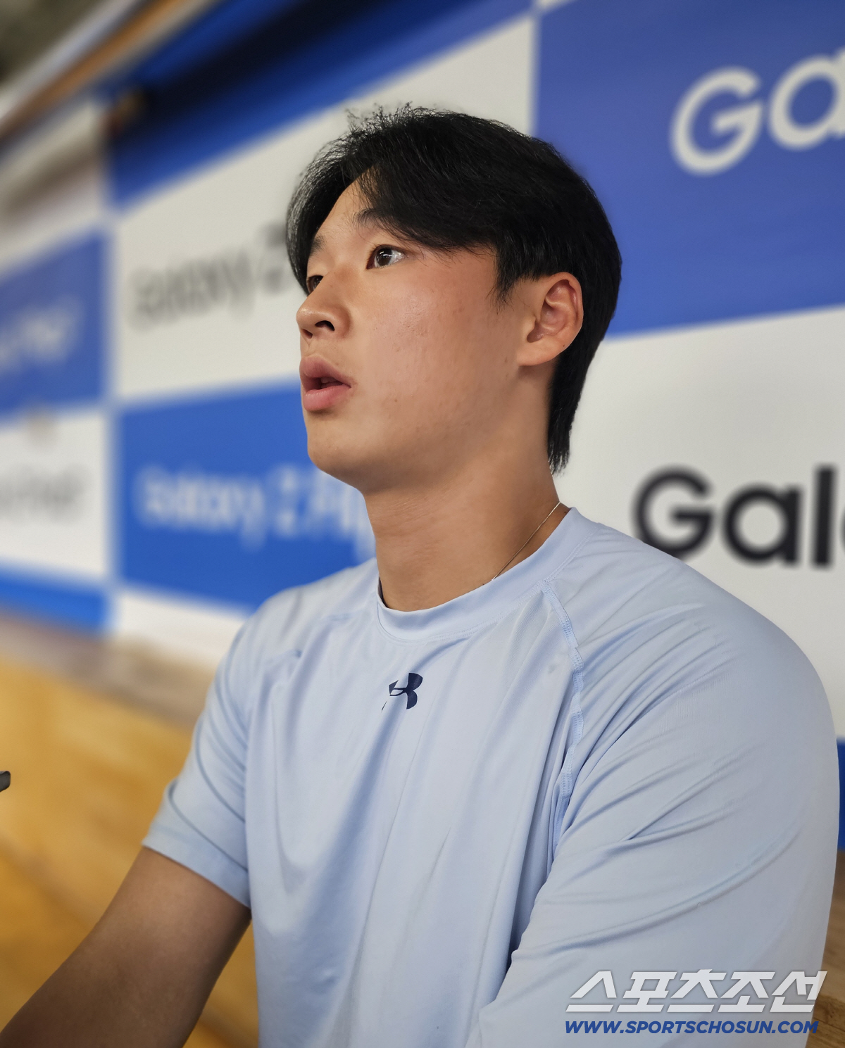 "슬프더라" 우상과의 갑작스런 이별, 신화가 떠난 자리, 이제는 '청년 …