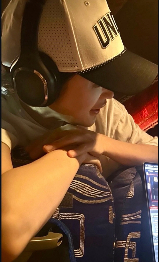 [SCin스타] “탄수화물 해방” 김혜수, ‘두번째 시그널’ 촬영 종료 …