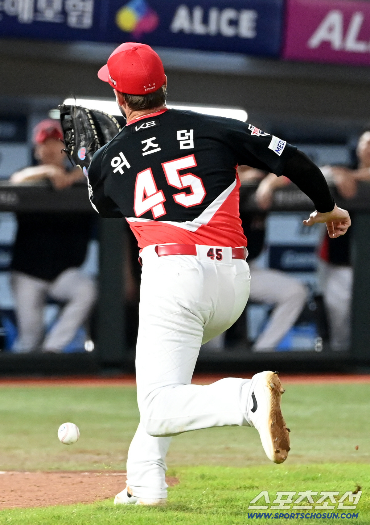 "신문에 안 났어요?" 이제 최형우를 거른다...또또또 부상 이탈로 생존…