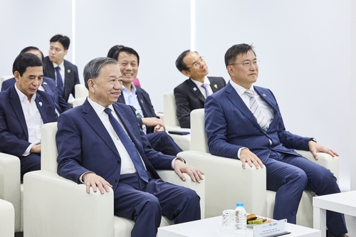 김남정 동원그룹 회장, 베트남 당서기장 만나