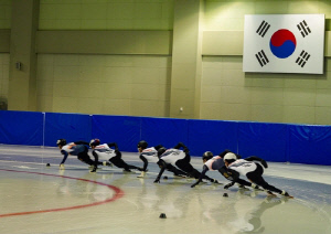 징계받은 쇼트트랙 대표팀 지도자, 재심의 인용…자격 회복