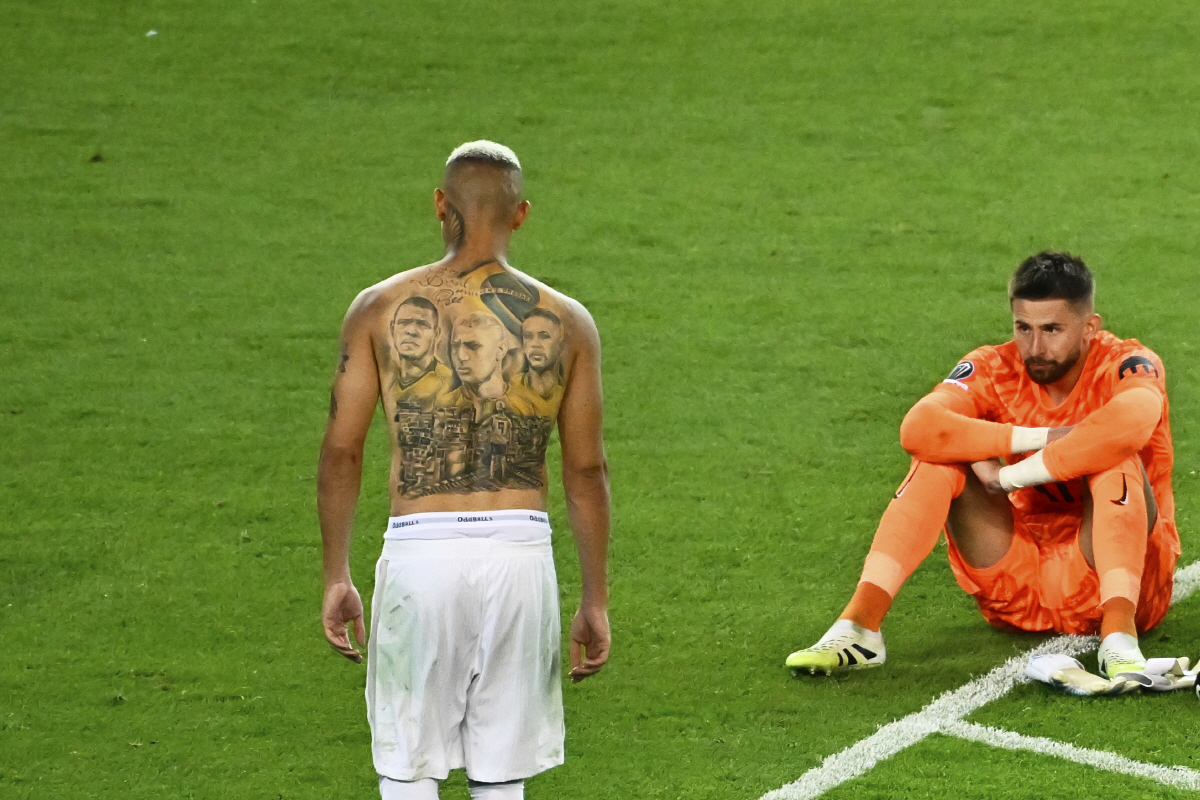 "손흥민 없어 졌잖아" 다잡은 PSG에 왜 우승컵 헌납하니, 토트넘 선배…