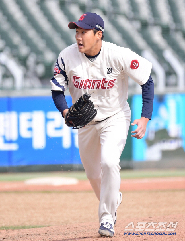 롯데도 1R 신인 카드 꺼냈다…김태현, 데뷔 첫 1군 콜업→엔트리 3명 …