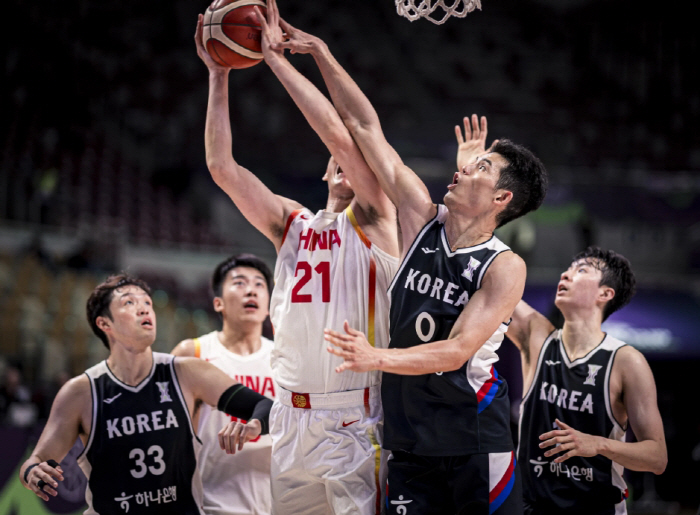 충격! 3점슛 13%, 이길 수 없었다. 71대79, 만리장성에 좌절된 …