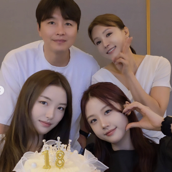 이동국 딸 재시·재아 '18살 생일파티' 공개됐다..아이돌급 미모 "시간…