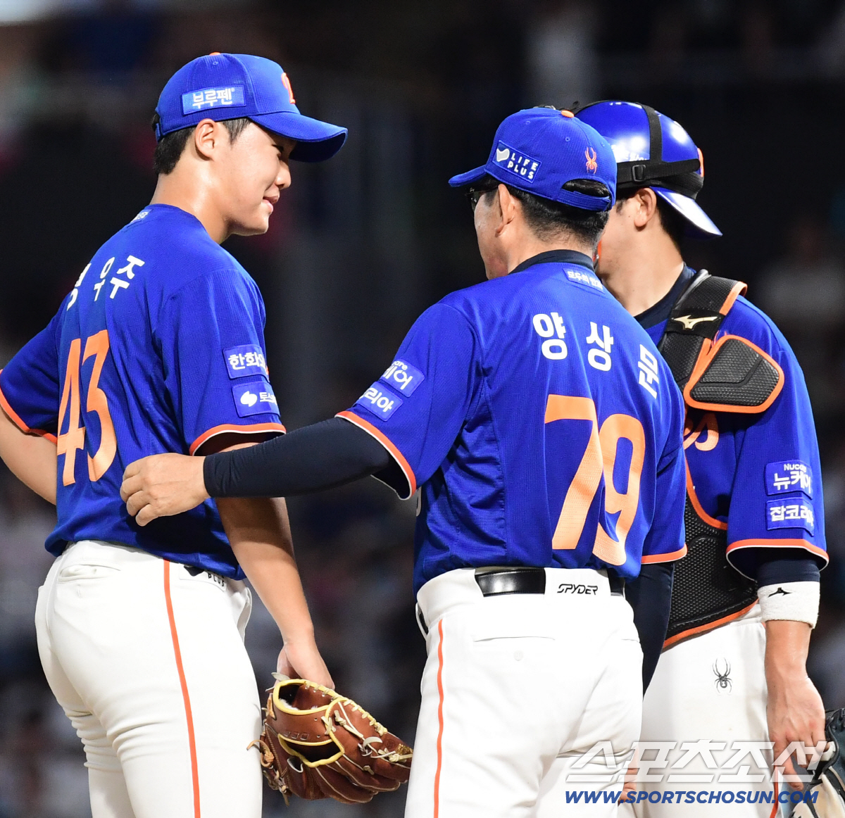 67세 老감독이 직접 나섰다! '5연승' 한화 상승 비결? → "베테랑만…