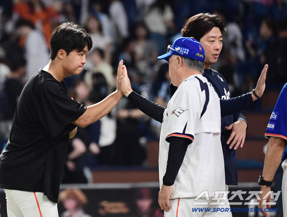 '어제 칭찬 만발했는데?' 역투 김기중 말소 → 한자리 비워둔 이유…김경…