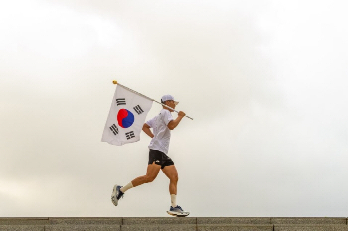 '60억 기부' 션, '또' 3억 기부+81.5km 완주까지..."잊지않…