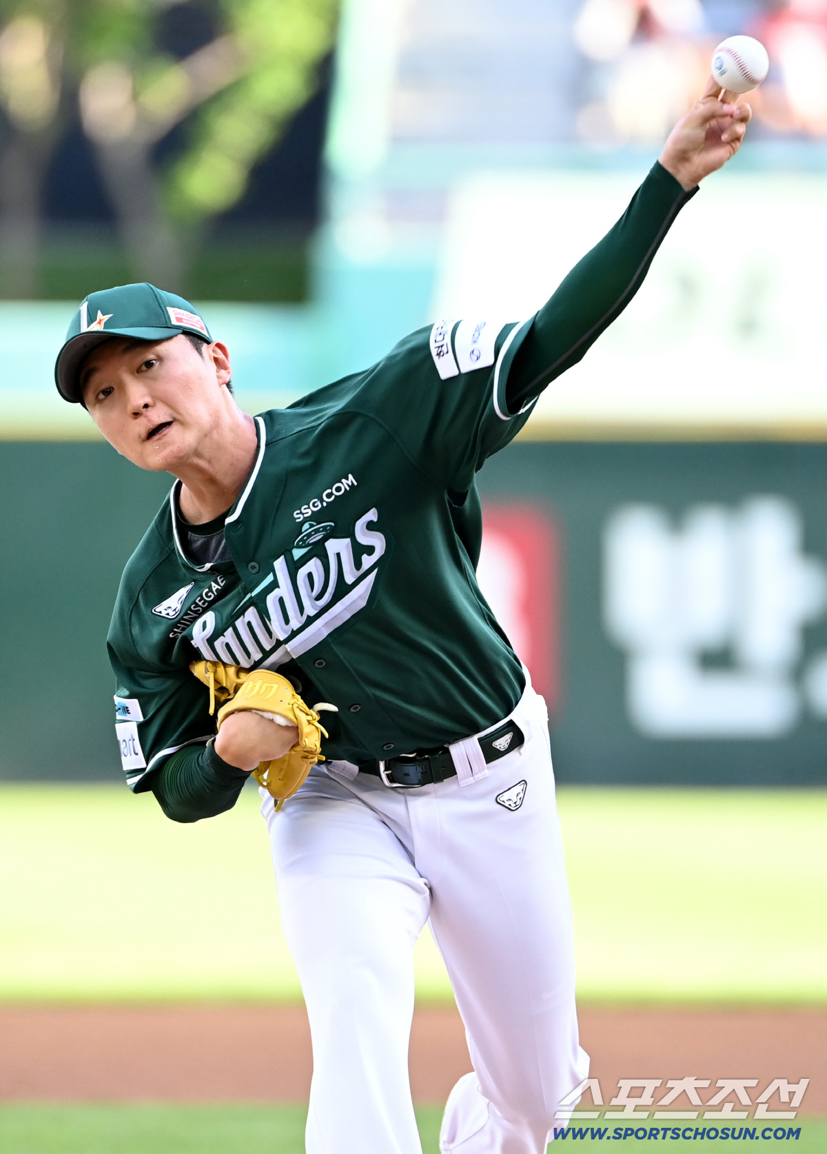 [포토] SSG 선발투수 김건우의 역투