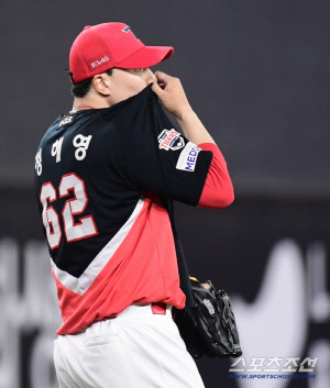 'ERA 7.71 마무리 어쩌나' 이제 충격 트레이드도 없는데…KIA 2패 이상의 타격이다