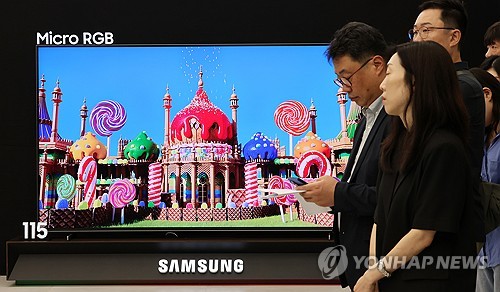 삼성·LG TV 평균가격 나란히 하락…中공세에 수익성 '빨간불'