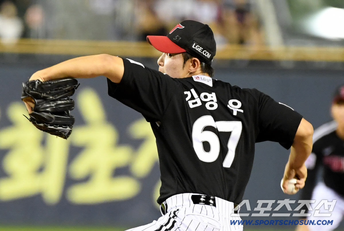 '이렇게 기특할 수가' 한번도 2군가지 않은 157km 모범 신인. 후반…