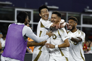 '적응이 뭐죠?' 손흥민, MLS 첫 선발 경기서 '첫 도움 최고 평점 POTM'!...LAFC, 뉴잉글랜드에 2-0 승''3경기 무승 탈출'