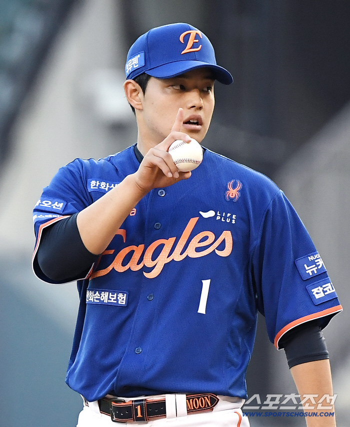 '하늘이 도왔네' 타구 맞은 문동주 천만다행! "이상없다" 소견 → 가슴 쓸어내린 한화 "이틀 더 지켜본다" [창원체크]