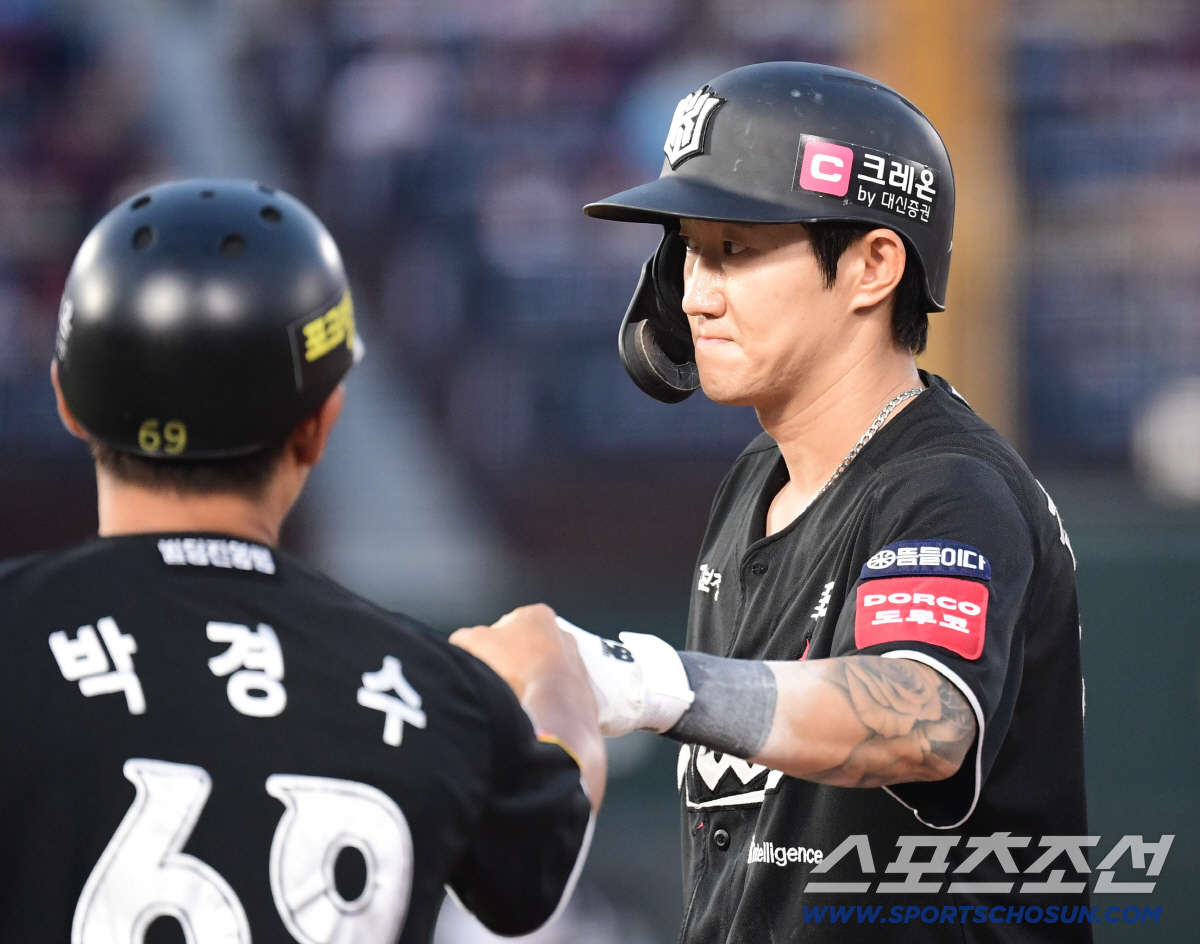 '꼴찌에게 스윕패는 안돼' 번트 실패 김민혁 역전 2루타 반전, 5-3 …