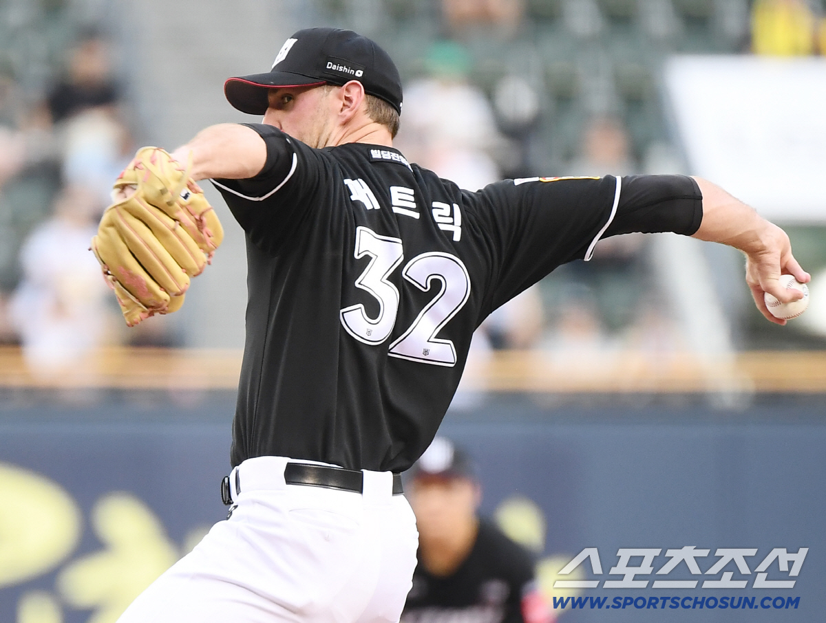 '꼴찌에게 스윕패는 안돼' 번트 실패 김민혁 역전 2루타 반전, 5-3 …