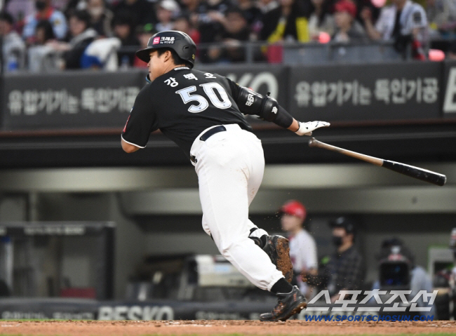 '꼴찌에게 스윕패는 안돼' 번트 실패 김민혁 역전 2루타 반전, 5-3 …