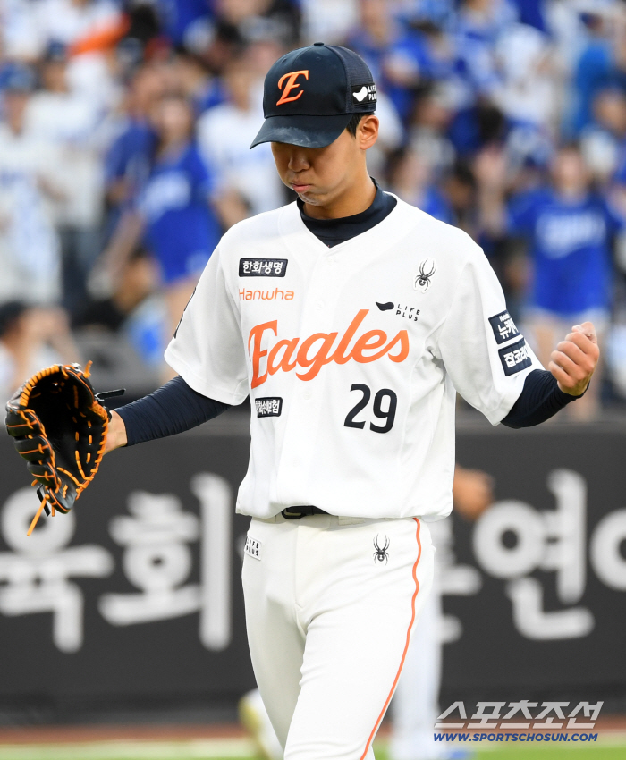 '실책→실책→실책→난타' 순식간에 7실점 실화냐? 20세 한화 영건에게 이런 시련이…'넋나간' 수비가 연출한 '최다실점' 악몽 [창원리포트]