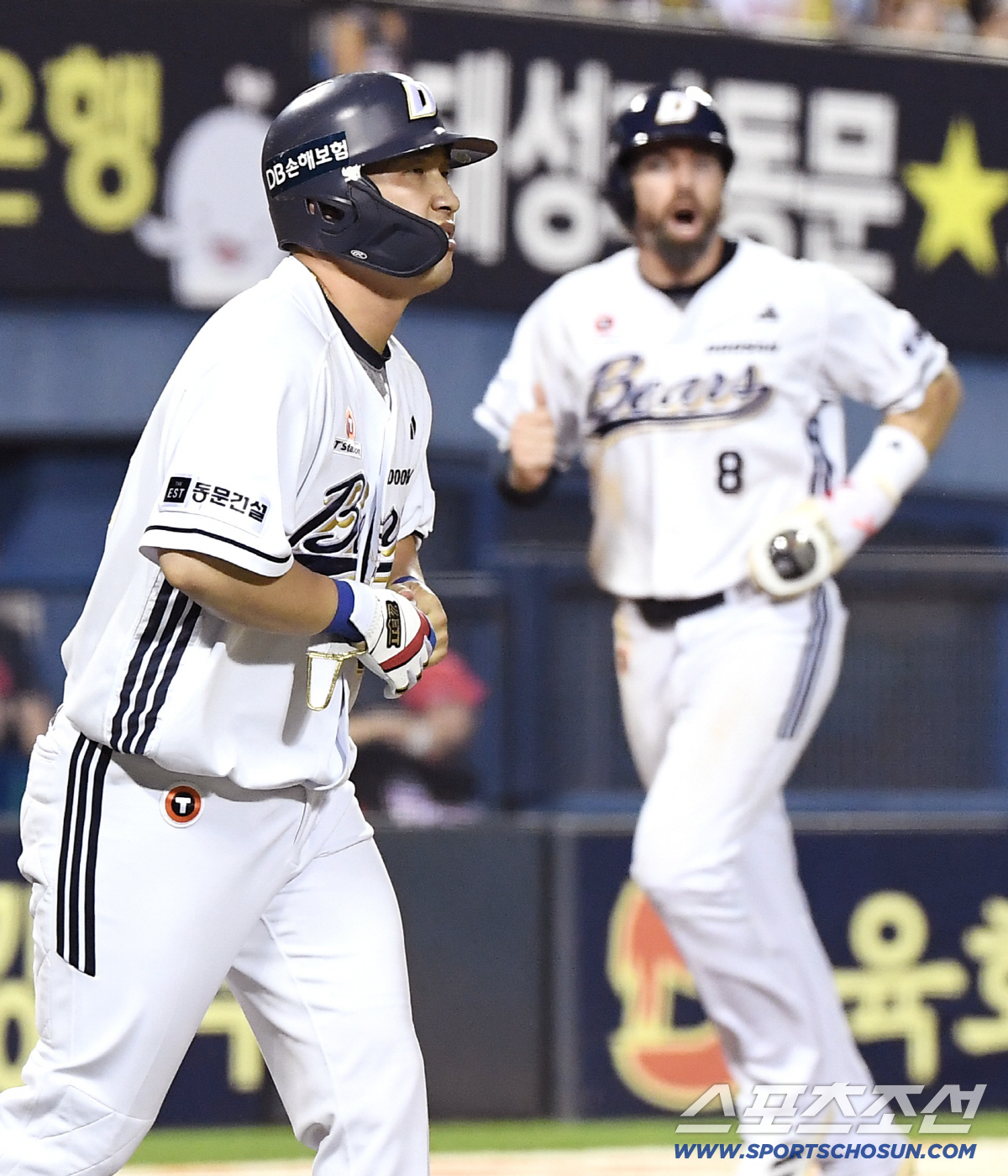 [포토] 김인태 밀어내기 사구, 득점하는 케이브