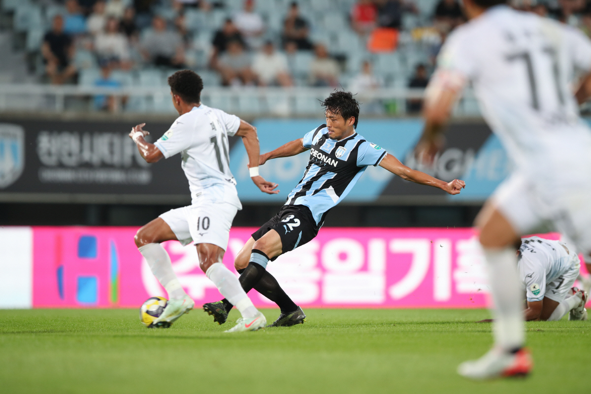 [K리그2 현장리뷰]'페신 천금 도움→전성진 결승 축포' 부산, '빅5'…