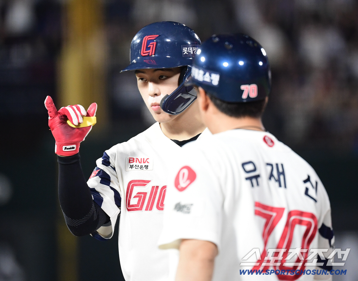 김영웅 기적의 동점 만루포, 황성빈 미친 9회 동점포...삼성-롯데, 연…